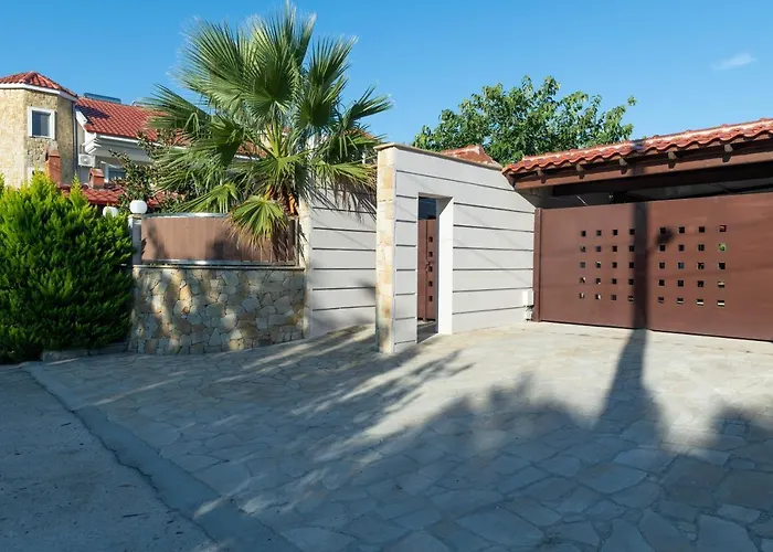 Oniro Luxury Villa *