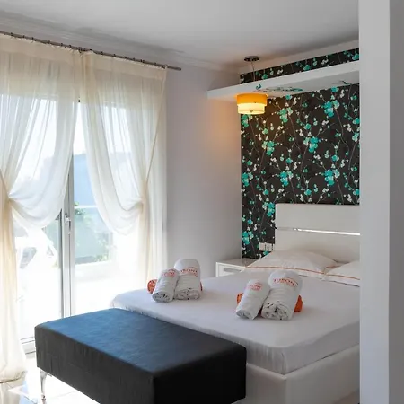 Oniro Luxury トロニ