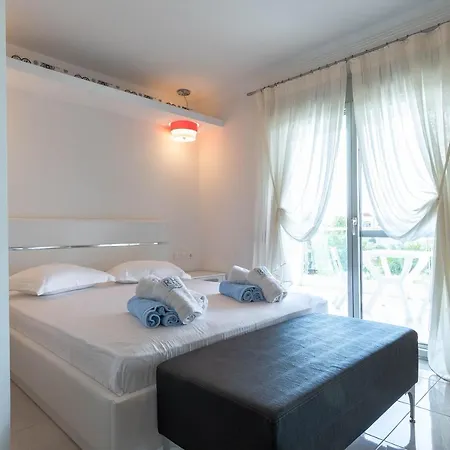 ヴィラ Oniro Luxury トロニ