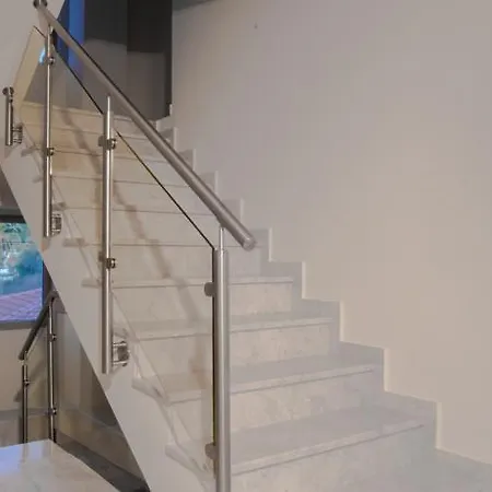 ヴィラ Oniro Luxury トロニ